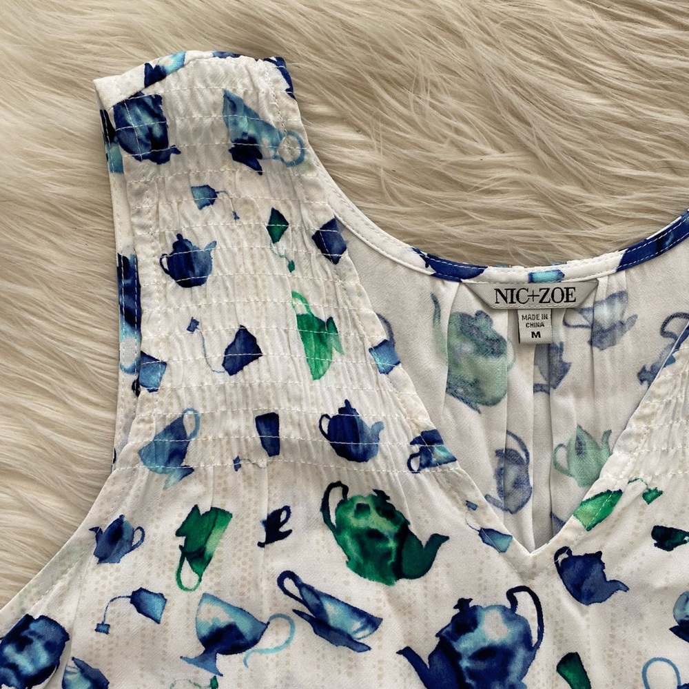 Nic+Zoe White Blue Teapot Print V-Neck Tank Top Shirt - Picture 5 of 10